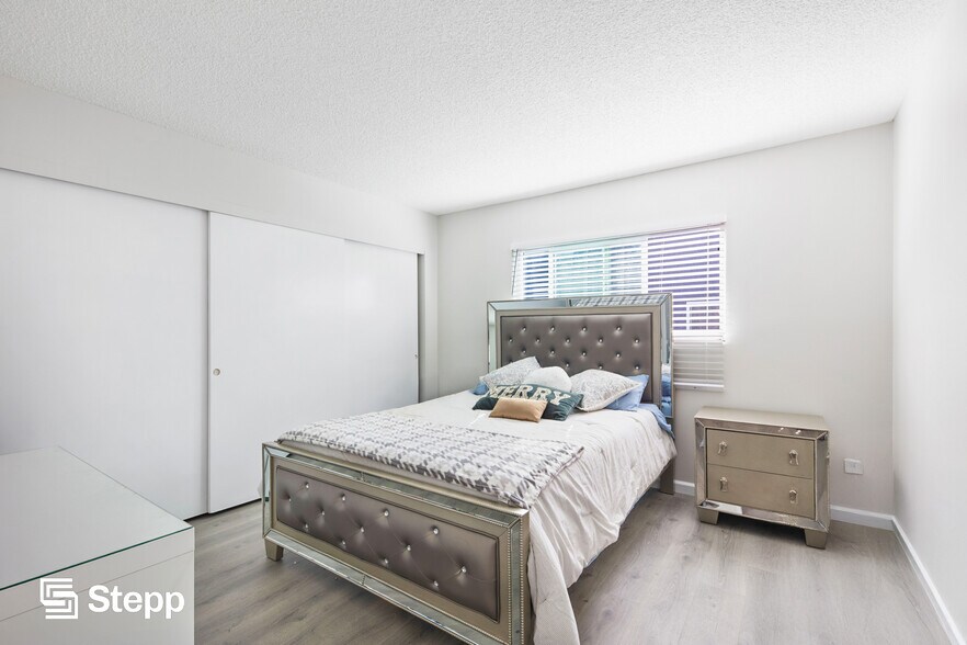 More Photos Of 2202-2208 Michigan Ave, Los Angeles Apartments For Sale