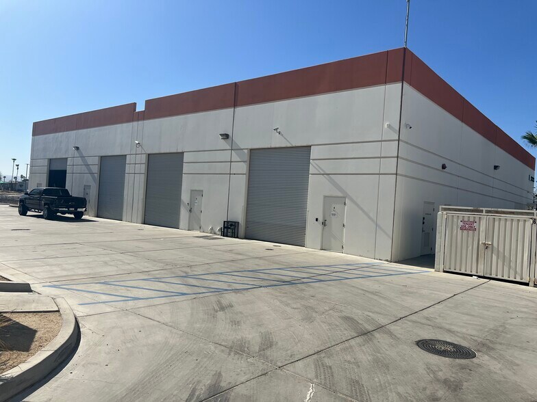 More Photos Of 45130 Golf Center Pky, Indio Warehouse For Sale