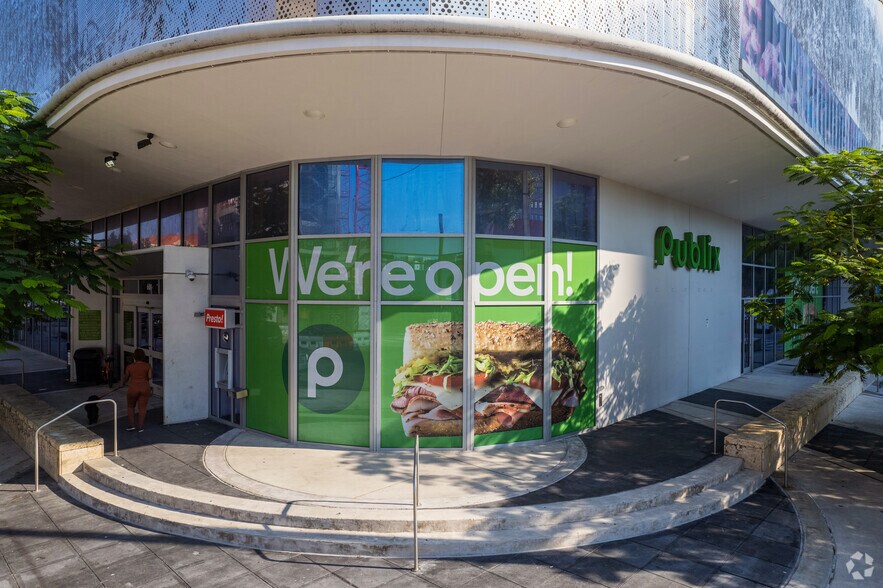 More Photos Of 161 NW 6th St, Miami Office For Lease