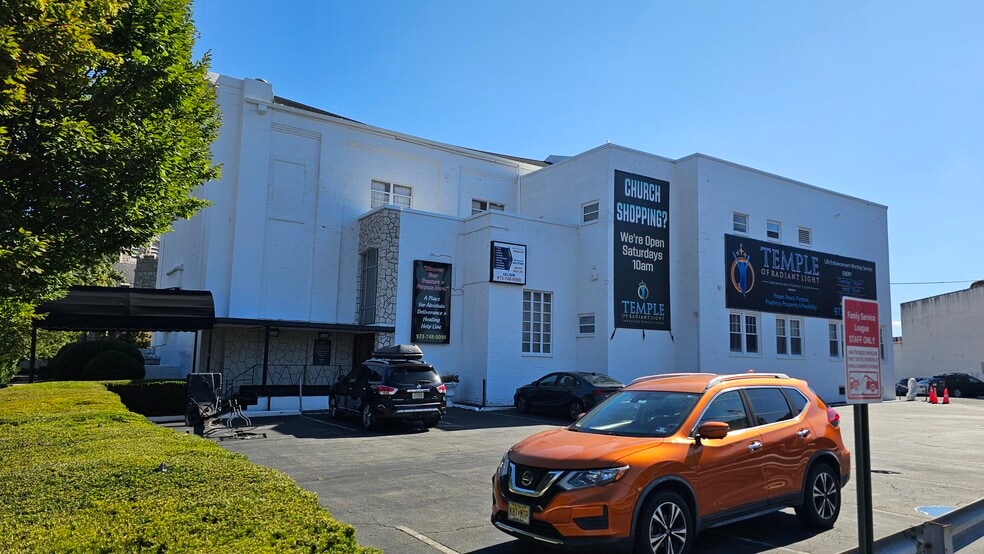 More Photos Of 430 Franklin St, Bloomfield Religious Facility For Sale