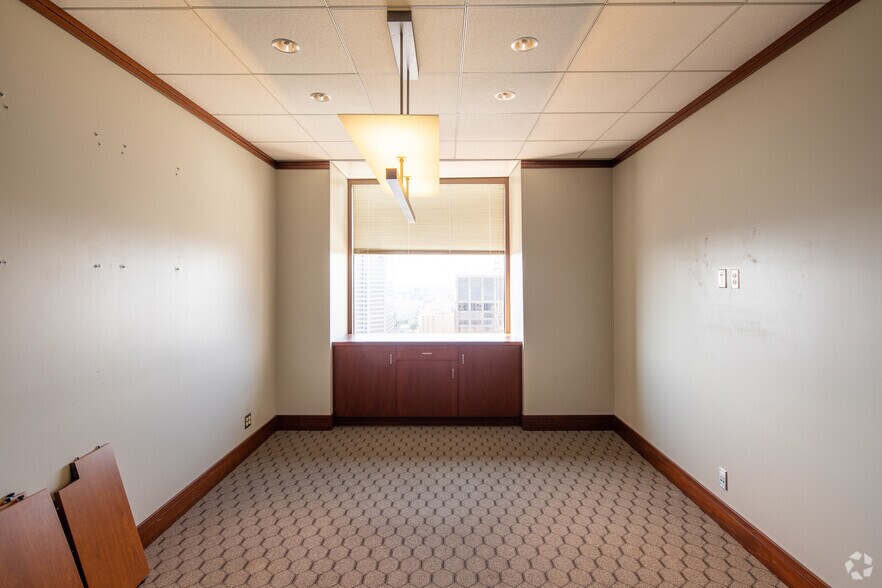 Photo of 30th Floor Ste 