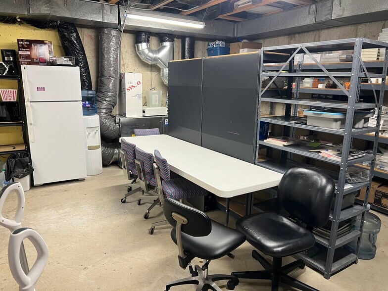 More Photos Of 7180 Hickman Rd, Windsor Heights Medical For Lease