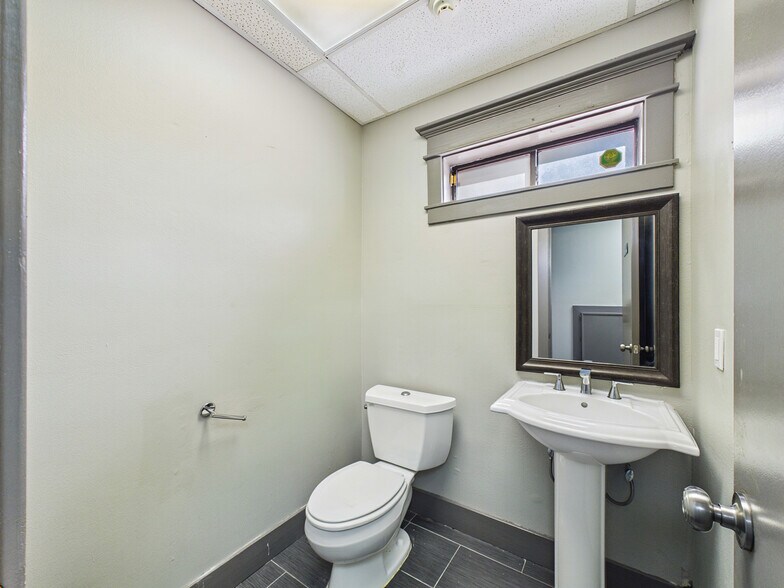 More Photos Of 25222 Glen Loch Dr, Spring Coworking Space
