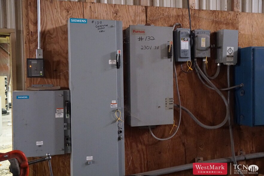 More Photos Of 12610 N FM 400, Idalou Warehouse For Sale