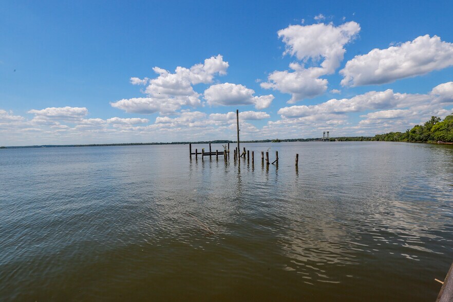 More Photos Of 700 Jordan Point Rd, Hopewell Restaurant For Sale