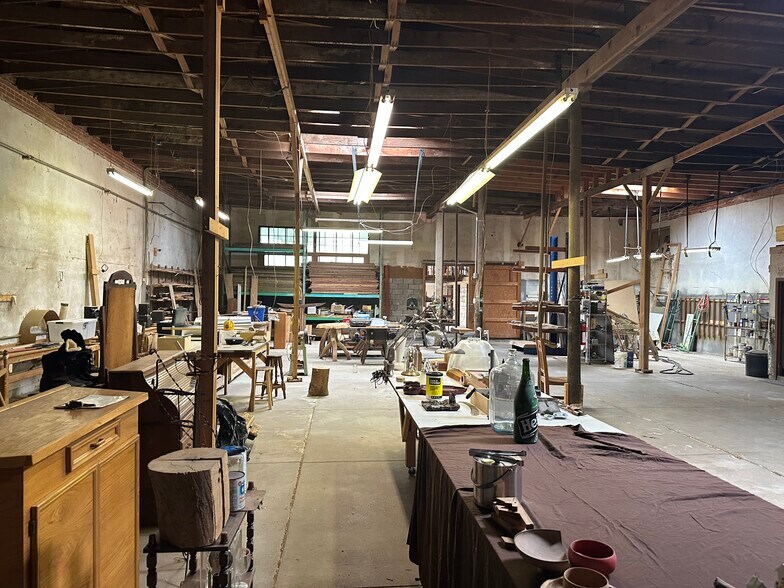 More Photos Of 18 S Alvin Ailey St, Rogers Freestanding For Sale