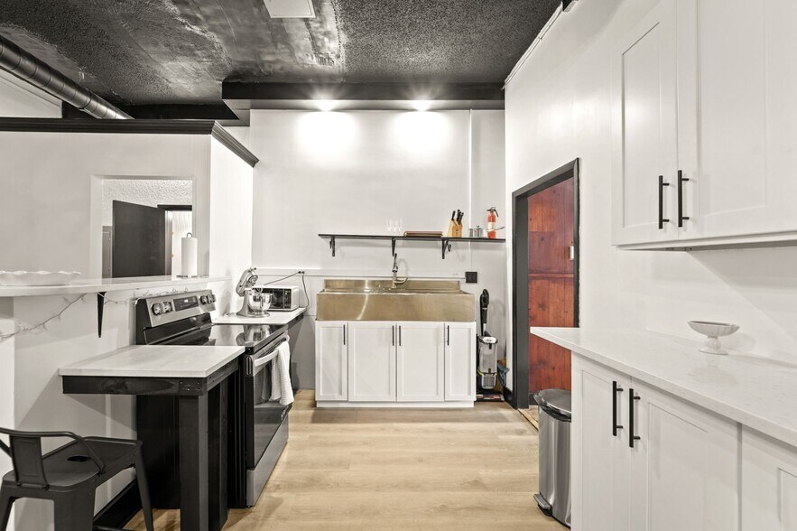 More Photos Of 136 Court St, Binghamton Apartments For Sale