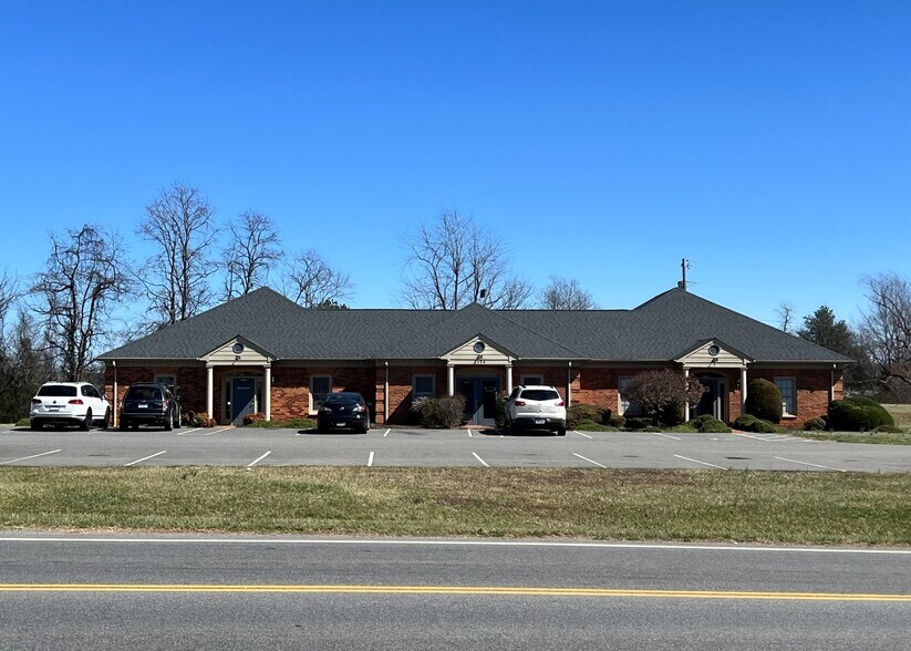 Primary Photo Of 1134 Thomas Jefferson Rd, Forest Office For Lease