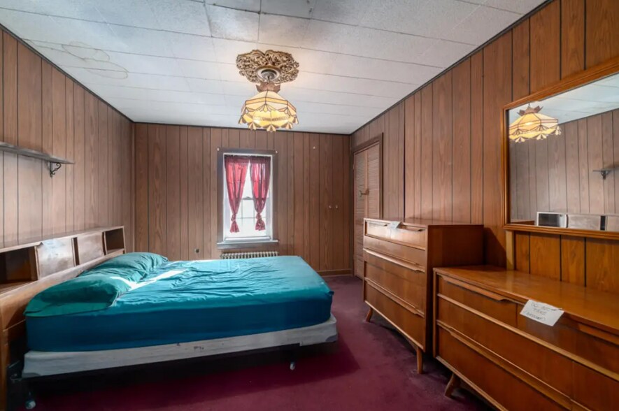 More Photos Of 1773 Superior St, Three Lakes Office For Sale