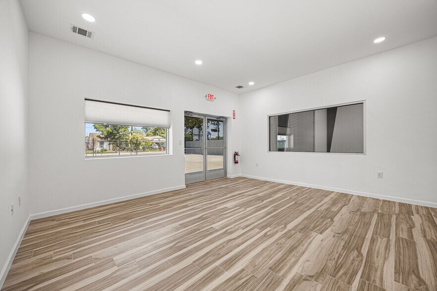 More Photos Of 8117 Magnolia St, Houston Warehouse For Lease