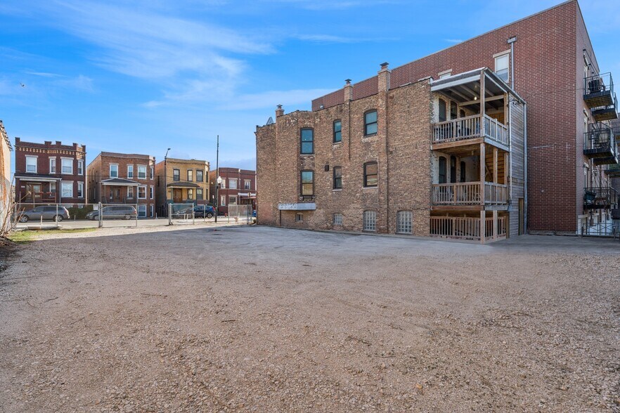 More Photos Of 2732 W Belmont Ave, Chicago Multifamily For Sale