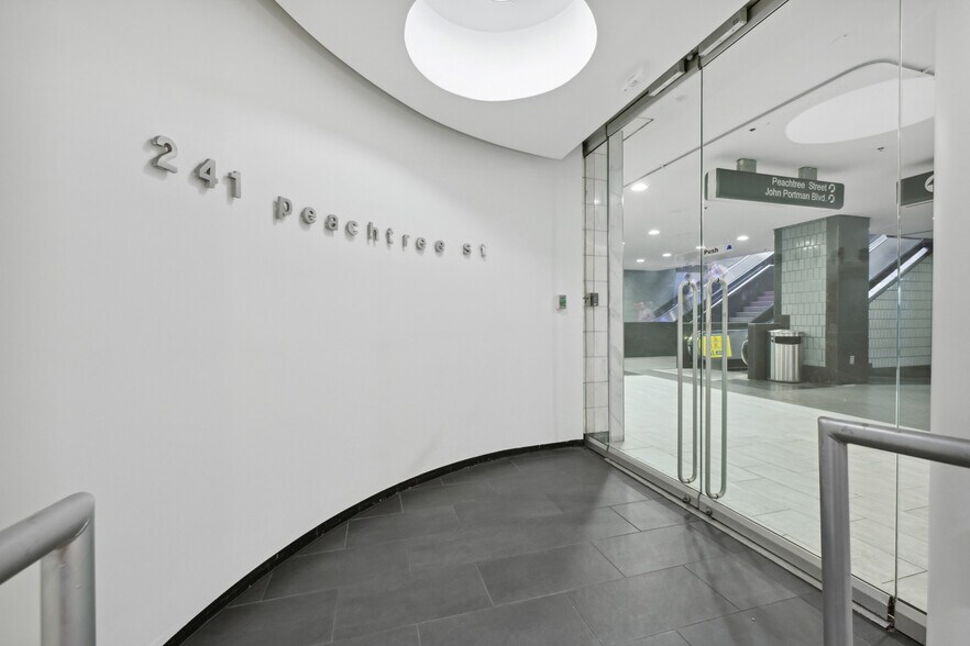 More Photos Of 241 Peachtree St NE, Atlanta Office For Lease