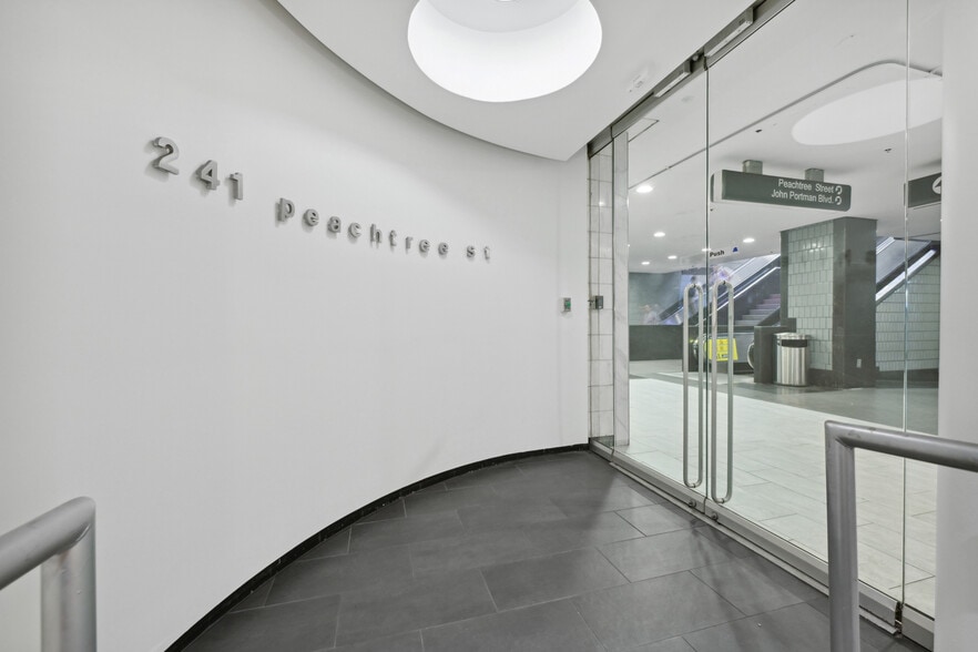 More Photos Of 241 Peachtree St NE, Atlanta Office For Lease
