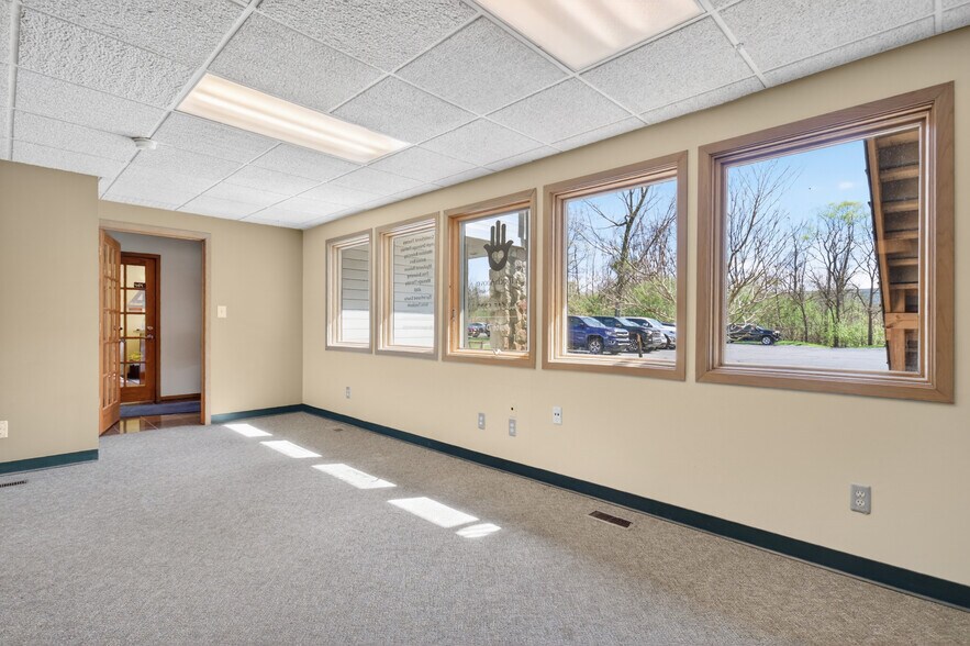 More Photos Of 6300 Sashabaw Rd, Village of Clarkston Storefront For Lease