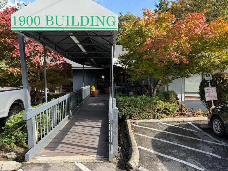 More Photos Of 1900 116th Ave NE, Bellevue Medical For Sale
