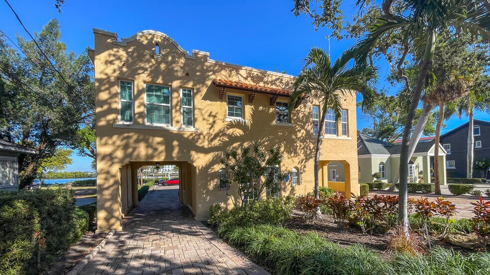 More Photos Of 1732 Manatee Ave, Bradenton Office Residential For Sale