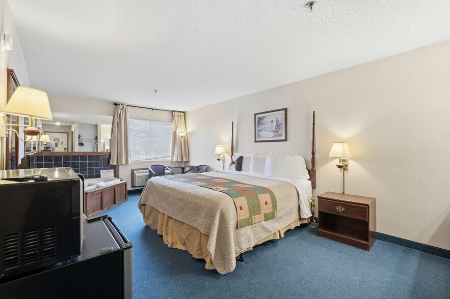 More Photos Of 3169 E Van Buren, Eureka Springs Hotel For Sale