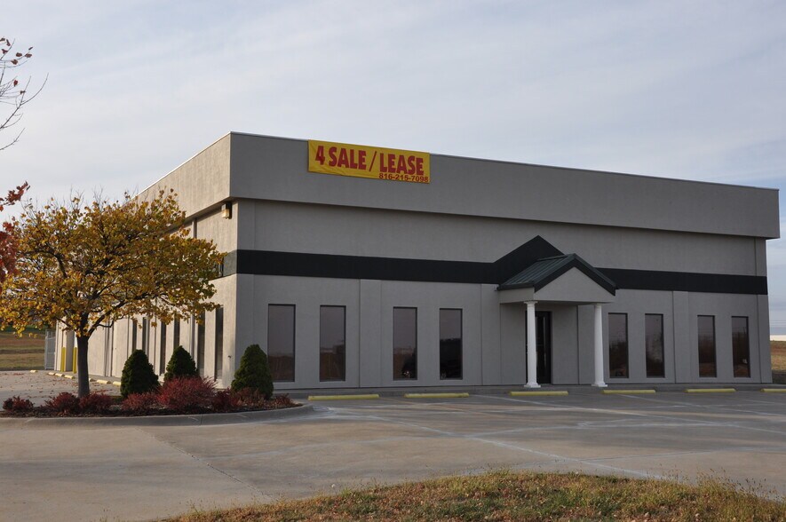 Primary Photo Of 2330 NE Independence Ave, Lee's Summit Warehouse For Sale