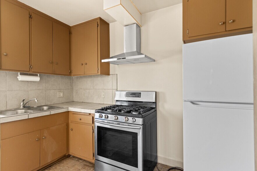 More Photos Of 3823 Wisconsin St, Los Angeles Apartments For Sale