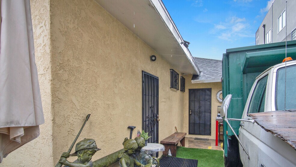 More Photos Of 644 N Serrano Ave, Los Angeles Apartments For Sale
