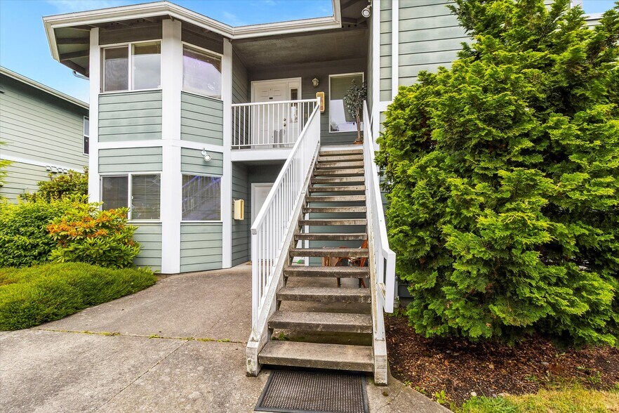 More Photos Of 344 E Bellis Fair Pky, Bellingham Apartments For Sale