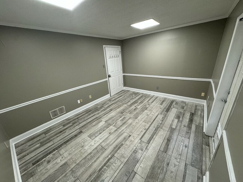 More Photos Of 5405 Fox Plaza Dr, Memphis Medical For Lease