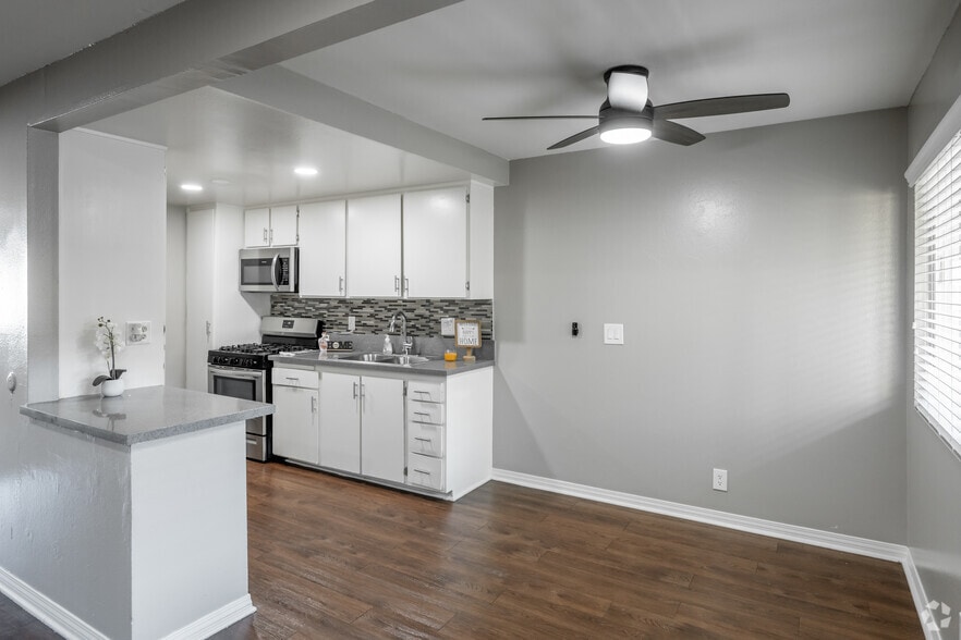 More Photos Of 291-293 Avocado St, Costa Mesa Apartments For Sale
