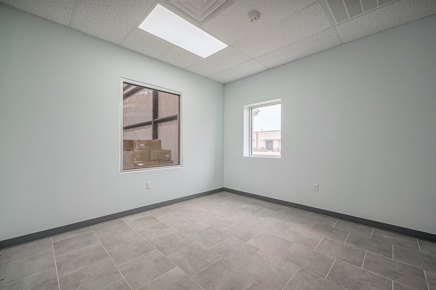 More Photos Of 12708 Jebbia Ln, Stafford Warehouse For Lease