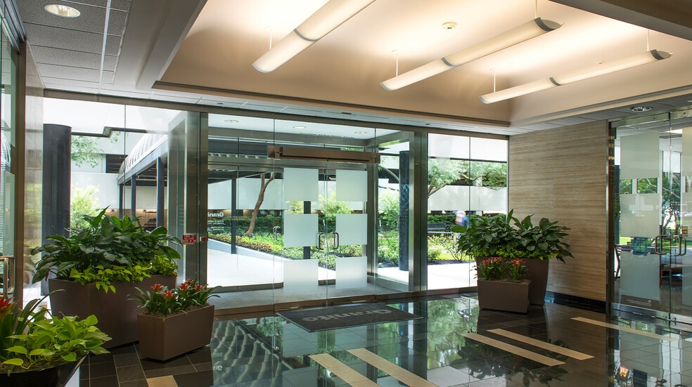 More Photos Of 13430 Northwest Fwy, Houston Office For Lease