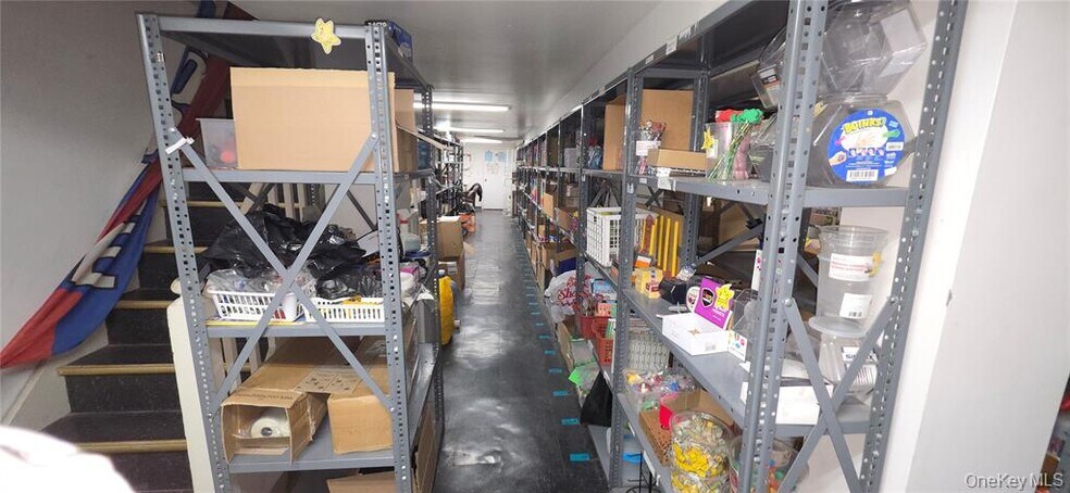 More Photos Of 6512 Myrtle Ave, Glendale Office For Sale