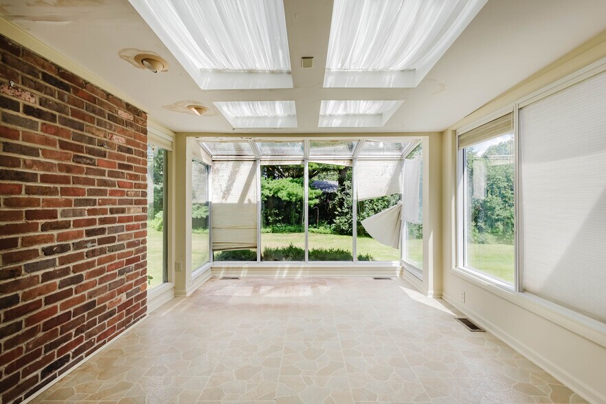 More Photos Of 3025 Breckenwood Dr, Lexington Multifamily For Sale