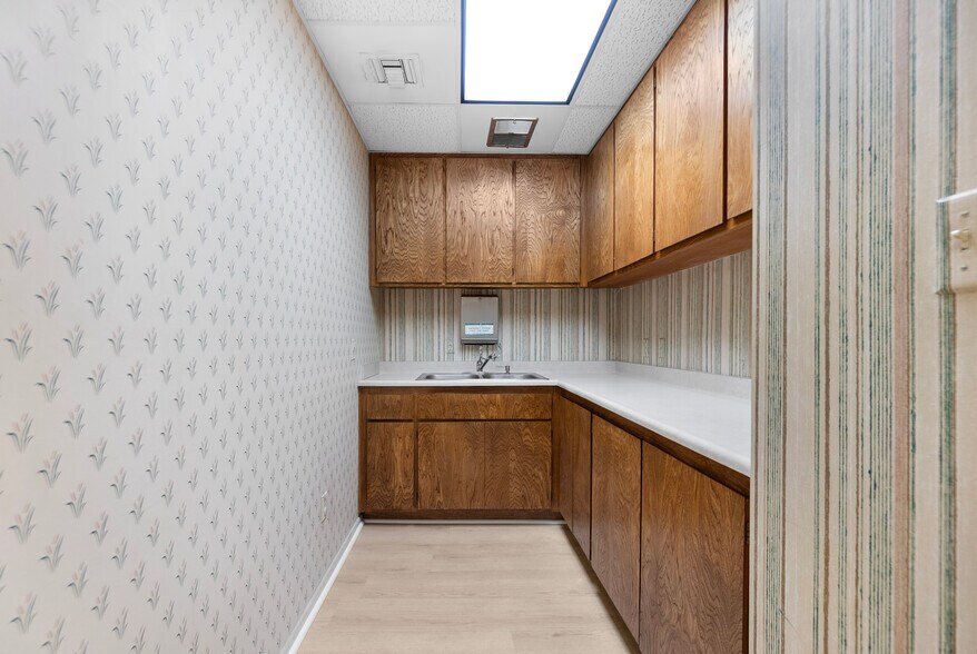 More Photos Of 361-397 N San Jacinto St, Hemet Medical For Sale