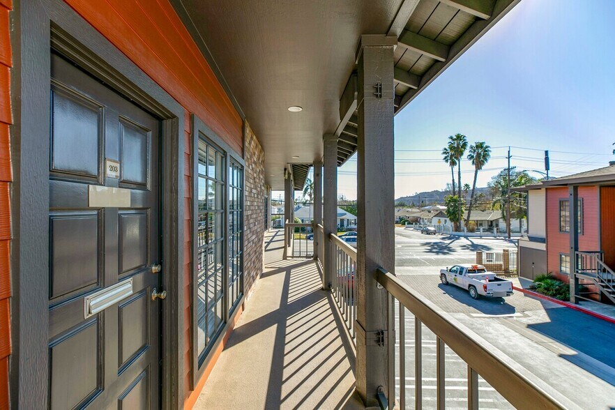 More Photos Of 207 W Alameda Ave, Burbank Office For Sale
