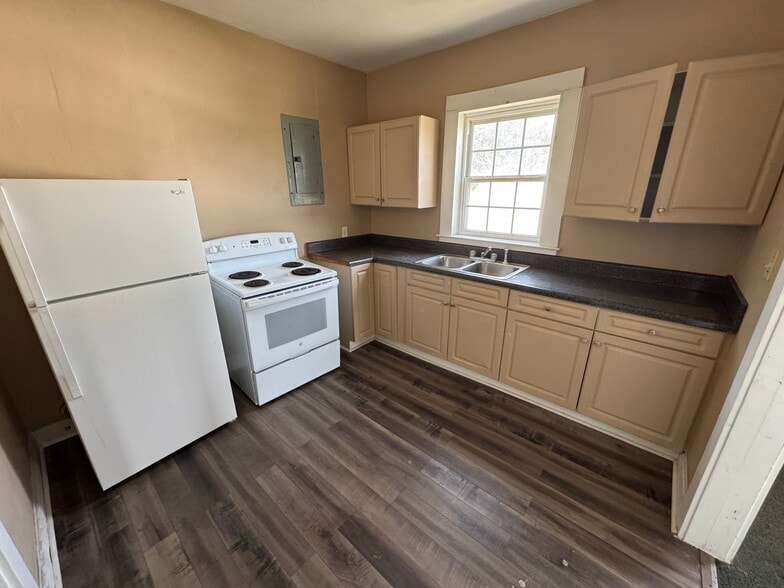 More Photos Of 713 5th Ave SE, Moultrie Apartments For Sale