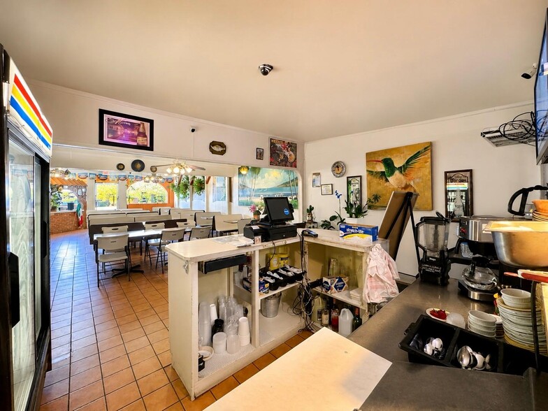 More Photos Of 10623 S Prairie Ave, Inglewood Storefront Retail Residential For Lease