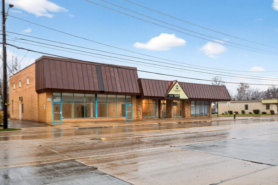 More Photos Of 4127-4141 Mayfield Rd, South Euclid Office For Sale