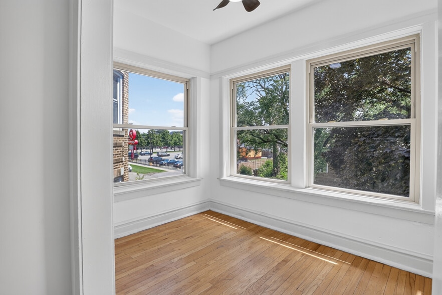 More Photos Of 1528 E 74th Pl, Chicago Apartments For Sale
