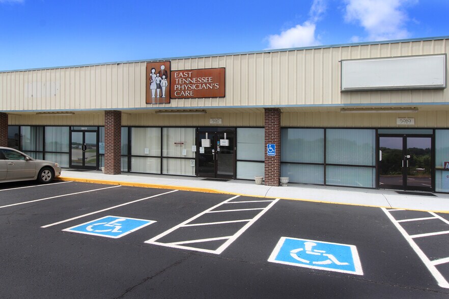 More Photos Of 5911-5921 Rutledge Pike, Knoxville Medical For Lease