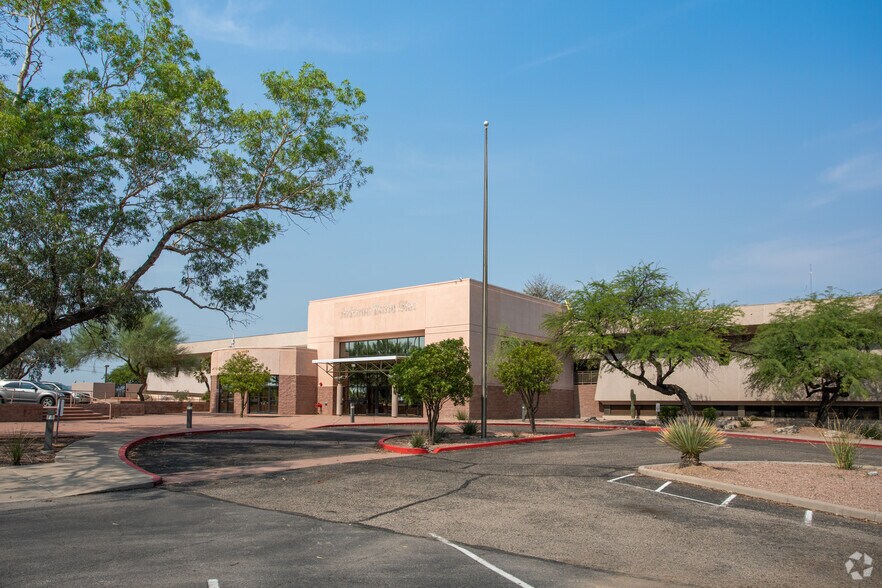 More Photos Of 4850 S Park Ave, Tucson Manufacturing For Lease