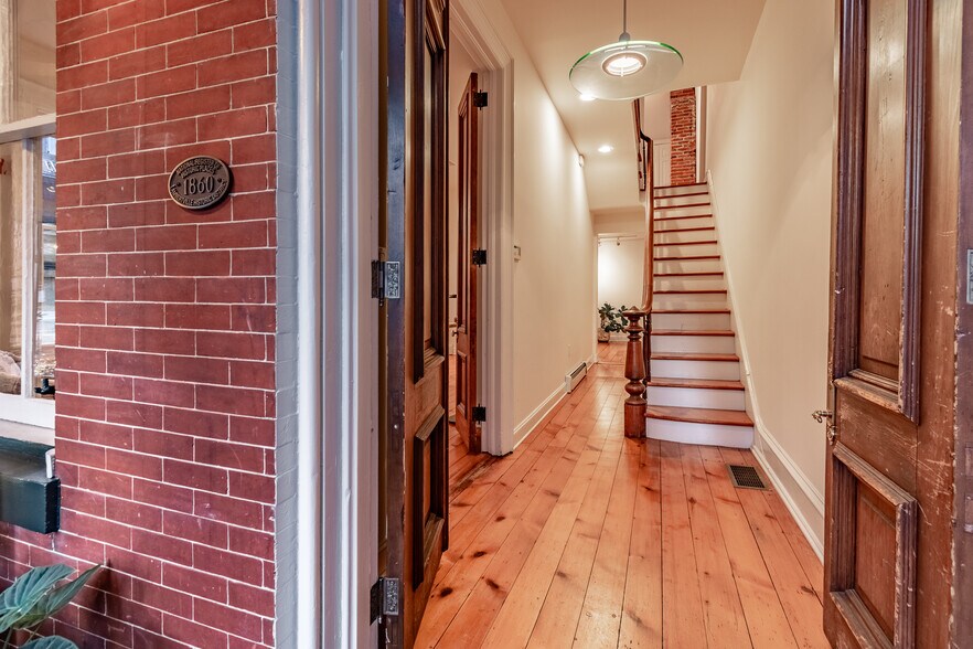 More Photos Of 24 N Main St, Lambertville Office For Sale