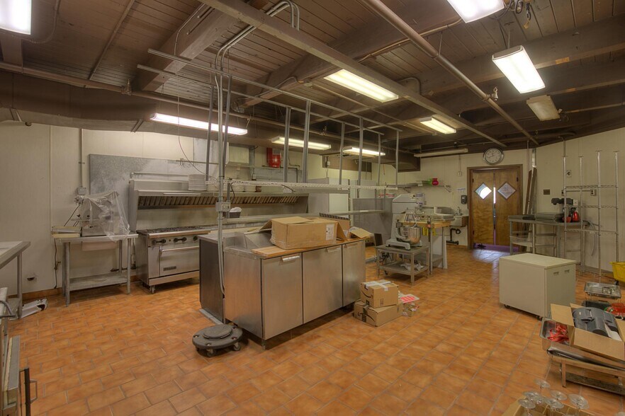 More Photos Of 61 Main St, Pacific Beach Restaurant For Sale