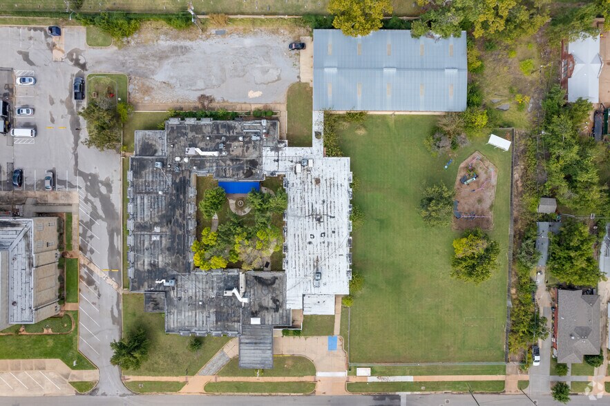 More Photos Of 901 NW 25th St, Oklahoma City Healthcare For Sale