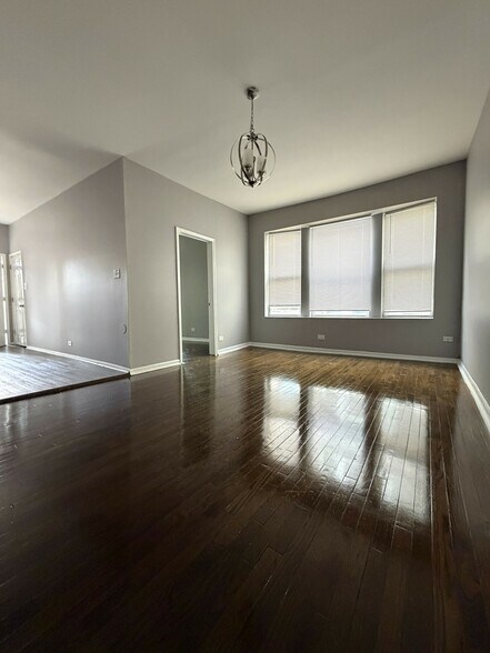More Photos Of 5720 S Michigan Ave, Chicago Apartments For Sale