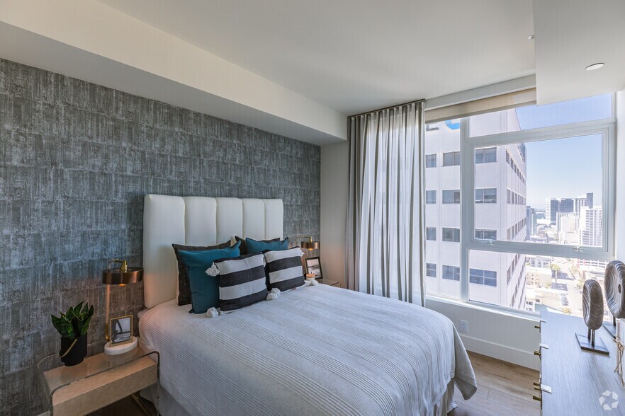 More Photos Of 702 Broadway, San Diego Apartments For Lease