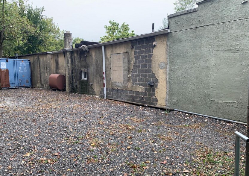 More Photos Of 2712 Sparrows Point Rd, Baltimore Light Manufacturing For Sale