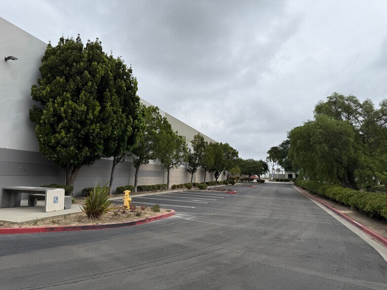 More Photos Of 1201 Maulhardt Ave, Oxnard Warehouse For Lease