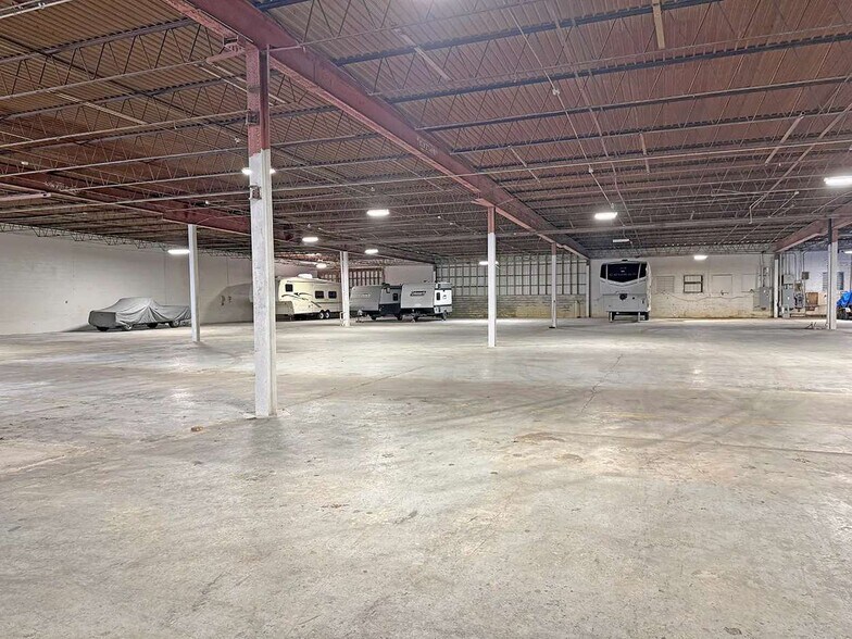 More Photos Of 60 Bells Ln, Junction City Warehouse For Lease