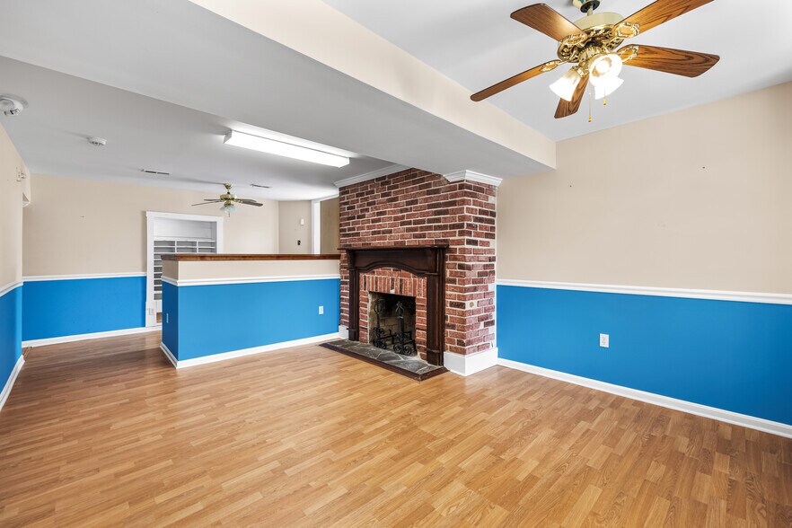 More Photos Of 410 Main St, Reisterstown Medical For Lease