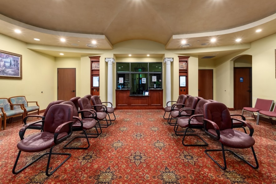 More Photos Of 2200 Park Bend Dr, Austin Office For Sale