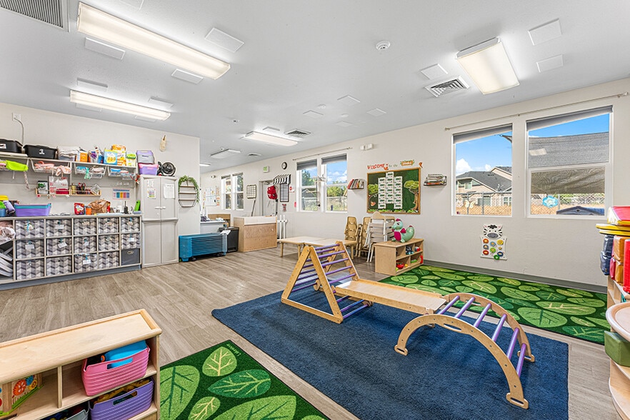 More Photos Of 13013 W Persimmon Ln, Boise Office For Sale